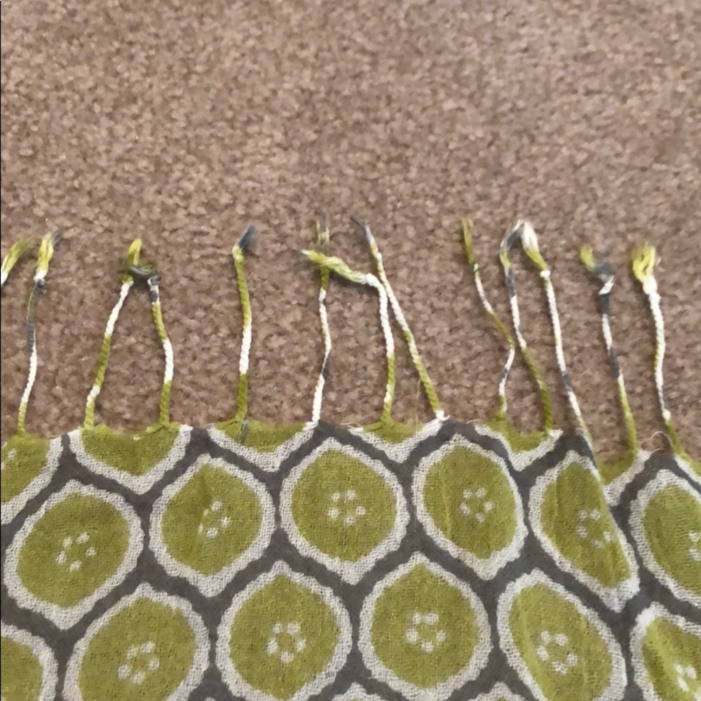 Scarf - Picture 3 of 5